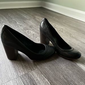 Frye Carson Heel Bladk